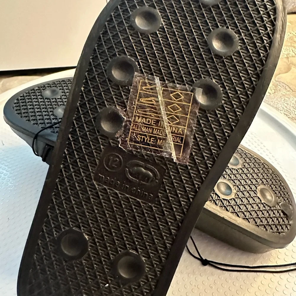 🆕Ecko Unlimited Kid Slides
